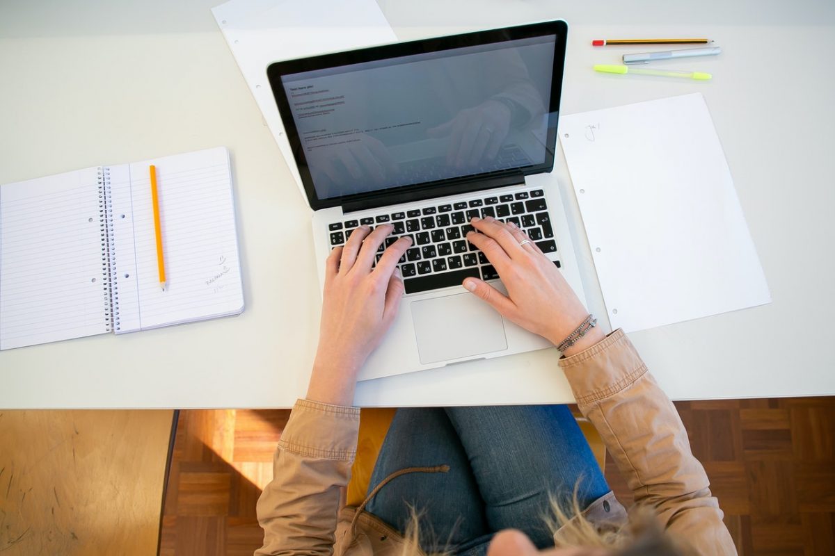 10 dicas para estudar online de forma efetiva | Blog ESF