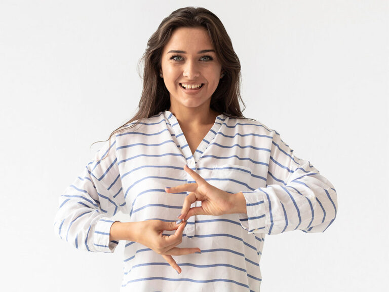 Interprete de Libras: como se tornar um profissional da área | Blog ESF