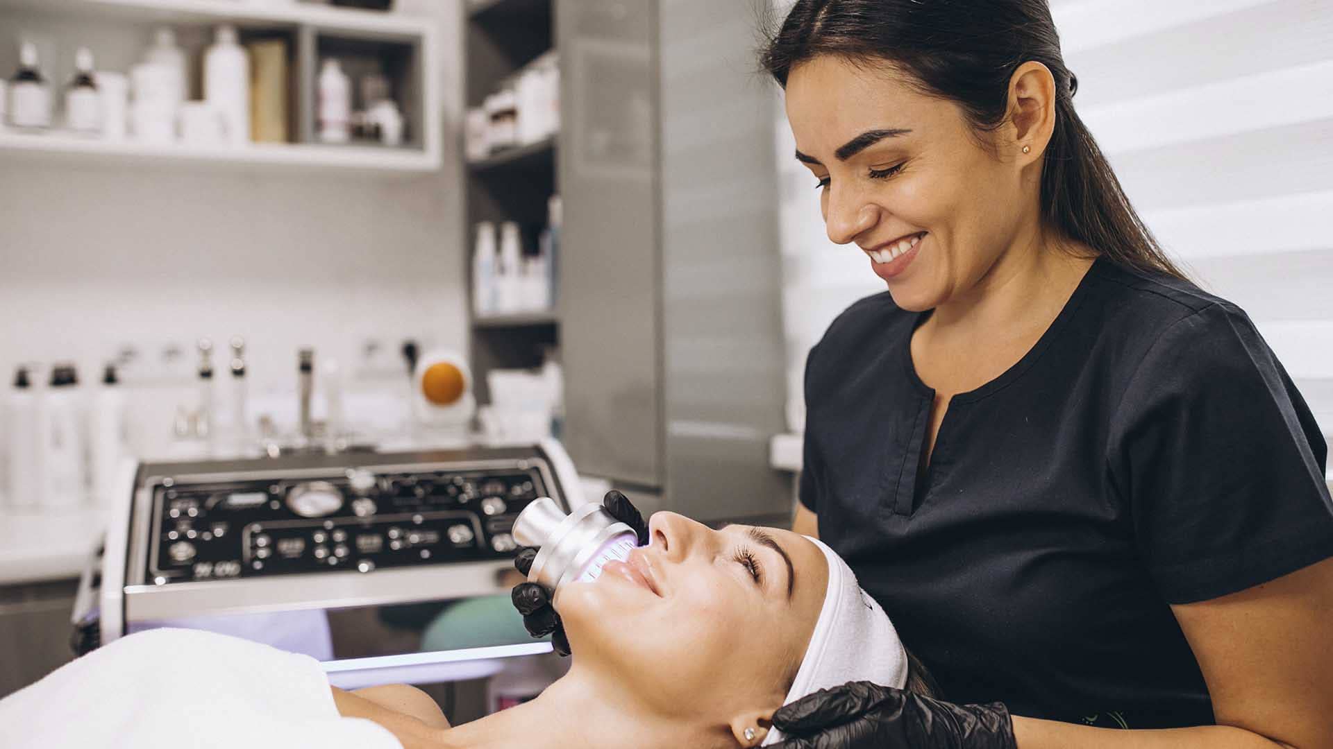 Como ser esteticista? Saiba tudo sobre essa profissão!