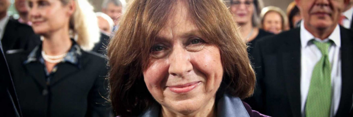 Foto da autora do livro "A guerra não tem rosto de mulher", Stvelana Aleksiévitch.