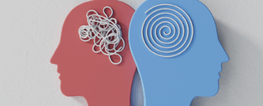 Imagem ilustrativa de dois perfis de cabeça, um com um nó representando confusão mental e o outro com um espiral indicando clareza mental, relacionada a saúde mental e psicologia.